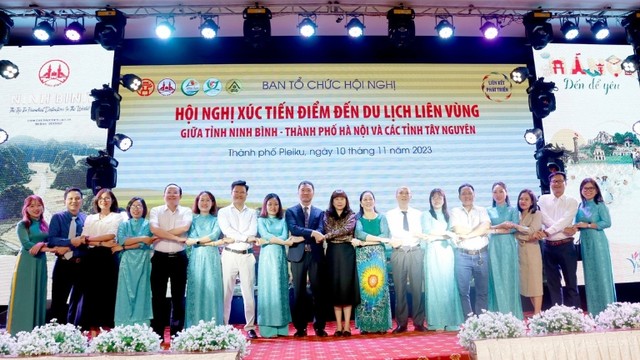 Hà Nội, Ninh Bình và các tỉnh khu vực Tây Nguyên là ba điểm đến có nguồn tài nguyên du lịch văn hóa, du lịch sinh thái đa dạng, phong phú và còn nhiều dư địa để khai thác. Hà Nội, Ninh Bình và các tỉnh khu vực Tây Nguyên là ba điểm đến có nguồn tài nguyên du lịch văn hóa, du lịch sinh thái đa dạng, phong phú và còn nhiều dư địa để khai thác.