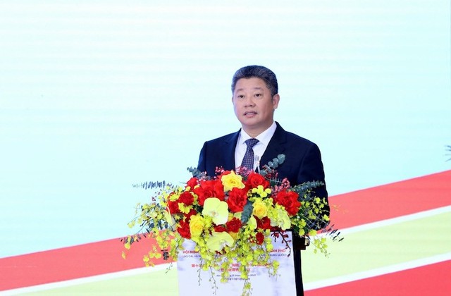 Phó Chủ tịch UBND TP. Hà Nội Nguyễn Mạnh Quyền trình bày Báo cáo tại Phiên toàn thể Phó Chủ tịch UBND TP. Hà Nội Nguyễn Mạnh Quyền trình bày Báo cáo tại Phiên toàn thể