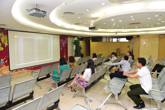 Đa dạng hóa sản phẩm sẽ mang lại nhiều lợi ích cho cả nhà đầu tư và thị trường chứng khoán Đa dạng hóa sản phẩm sẽ mang lại nhiều lợi ích cho cả nhà đầu tư và thị trường chứng khoán