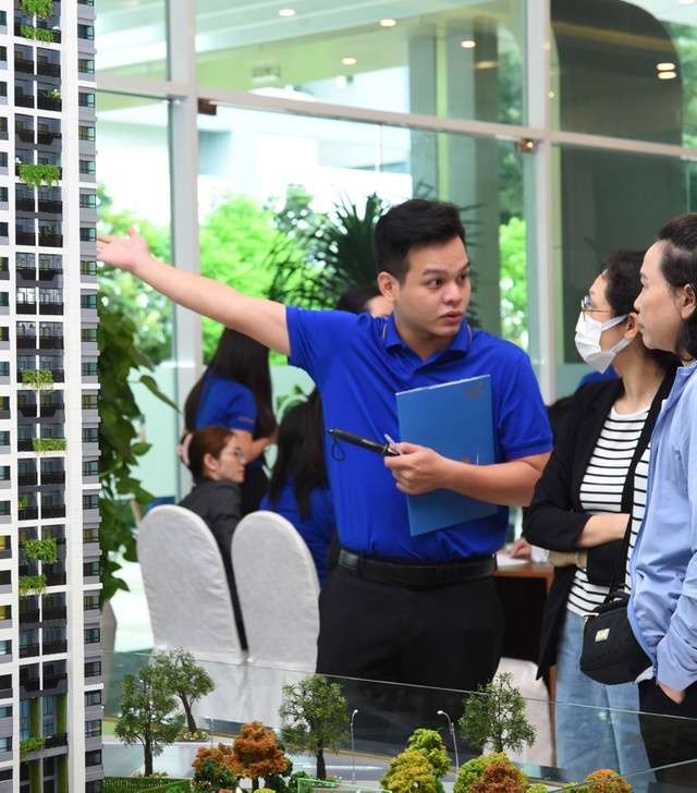 Nhà đầu tư rốt ráo tìm mua sản phẩm tốt. Ảnh: Việt Dũng Nhà đầu tư rốt ráo tìm mua sản phẩm tốt. Ảnh: Việt Dũng