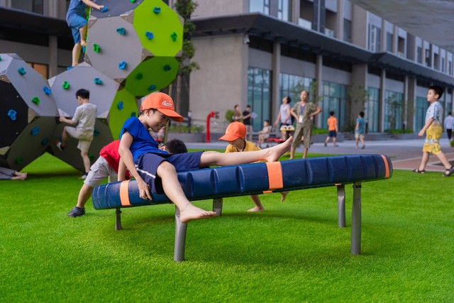 Cuộc sống mới tiện nghi và đầy ắp những điều thú vị bởi hệ tiện ích đa dạng từ bên trong đến bên ngoài tòa nhà đã hoàn thiện tại Masteri West Heights. Cuộc sống mới tiện nghi và đầy ắp những điều thú vị bởi hệ tiện ích đa dạng từ bên trong đến bên ngoài tòa nhà đã hoàn thiện tại Masteri West Heights.