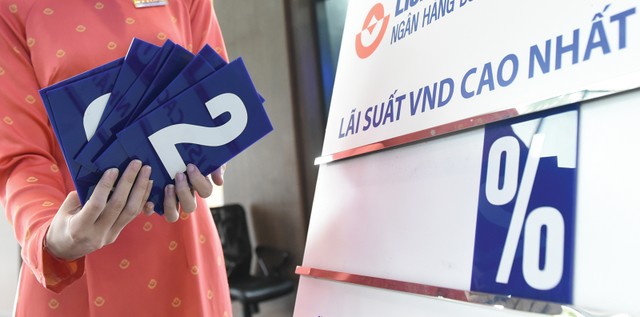 Dù lãi suất rất thấp, người dân vẫn tiếp tục gia tăng gửi tiết kiệm Dù lãi suất rất thấp, người dân vẫn tiếp tục gia tăng gửi tiết kiệm