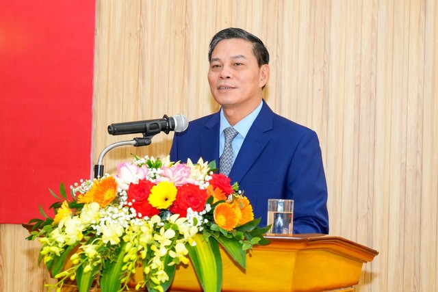 Ông Nguyễn Văn Tùng, Chủ tịch UBND Thành phố Hải Phòng phát biểu giao nhiệm vụ.