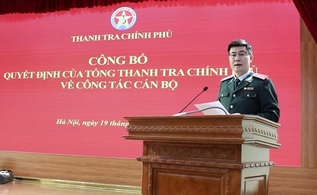 Thay mặt Lãnh đạo TTCP, Phó Tổng TTCP Nguyễn Văn Cường chúc mừng 3 đồng chí vừa được điều động, bổ nhiệm giữ chức vụ lãnh đạo cấp vụ. Ảnh: PH Thay mặt Lãnh đạo TTCP, Phó Tổng TTCP Nguyễn Văn Cường chúc mừng 3 đồng chí vừa được điều động, bổ nhiệm giữ chức vụ lãnh đạo cấp vụ. Ảnh: PH