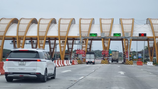 Trạm thu phí Tiên Yên. Ảnh: Quỳnh Nga Trạm thu phí Tiên Yên. Ảnh: Quỳnh Nga
