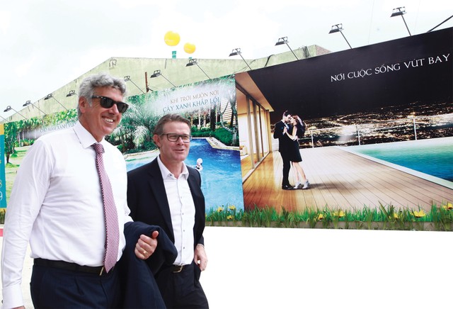 Các chuyên gia nước ngoài khi đến Việt Nam cũng cần xây dựng một cuộc sống ổn định và tốt đẹp. Ảnh: Lê Toàn