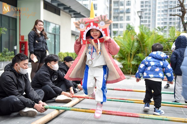 Các hoạt động Tết Cổ Truyền như gói bánh trưng, xin chữ đầu năm,… được tổ chức dành riêng cho cộng đồng cư dân các dự án do Masterise Homes phát triển.