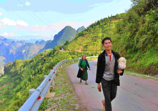 Người Hà Giang đi chợ phiên về Người Hà Giang đi chợ phiên về