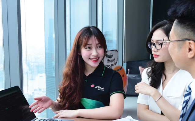 Kỳ vọng lợi nhuận phục hồi trong năm 2024 giúp cổ phiếu trở nên hấp dẫn hơn trong mắt nhà đầu tư Kỳ vọng lợi nhuận phục hồi trong năm 2024 giúp cổ phiếu trở nên hấp dẫn hơn trong mắt nhà đầu tư