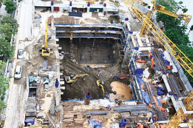 Nhiều dự án khởi công trở lại sau thời gian dài “chờ” chính sách. Ảnh: Thành Nguyễn Nhiều dự án khởi công trở lại sau thời gian dài “chờ” chính sách. Ảnh: Thành Nguyễn