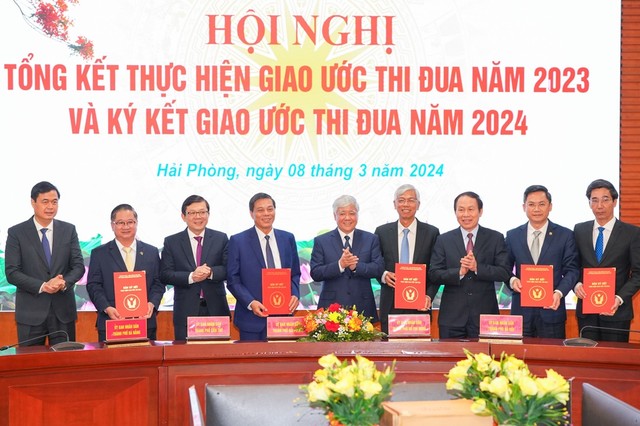 Lãnh đạo 5 thành phố trực thuộc Trung ương Ký kết giao ước thi đua năm 2024 Lãnh đạo 5 thành phố trực thuộc Trung ương Ký kết giao ước thi đua năm 2024
