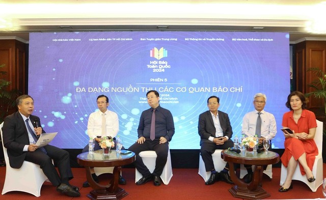 Nguồn thu báo chí đặt ra nhiều thách thức cho các cơ quan báo chí hiện nay. Ảnh: Lê Toàn. Nguồn thu báo chí đặt ra nhiều thách thức cho các cơ quan báo chí hiện nay. Ảnh: Lê Toàn.