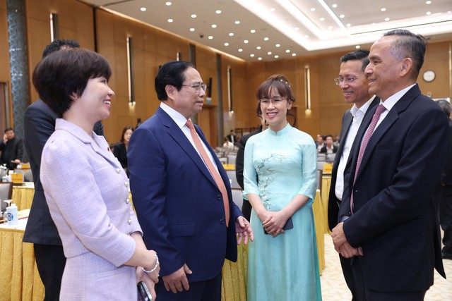 Bà Nguyễn Thị Phương Thảo khẳng định, doanh nghiệp cam kết luôn tin tưởng đi đầu hưởng ứng các chương trình của Chính phủ, Ngân hàng Nhà nước đáp ứng kịp thời nhu cầu vốn tín dụng của nền kinh tế, tiếp tục tăng cường tín dụng vào các lĩnh vực sản xuất kinh doanh, lĩnh vực ưu tiên và các động lực tăng trưởng kinh tế theo chủ trương của Chính phủ, Thủ tướng Chính phủ - Ảnh: VGP/Nhật Bắc Bà Nguyễn Thị Phương Thảo khẳng định, doanh nghiệp cam kết luôn tin tưởng đi đầu hưởng ứng các chương trình của Chính phủ, Ngân hàng Nhà nước đáp ứng kịp thời nhu cầu vốn tín dụng của nền kinh tế, tiếp tục tăng cường tín dụng vào các lĩnh vực sản xuất kinh doanh, lĩnh vực ưu tiên và các động lực tăng trưởng kinh tế theo chủ trương của Chính phủ, Thủ tướng Chính phủ - Ảnh: VGP/Nhật Bắc