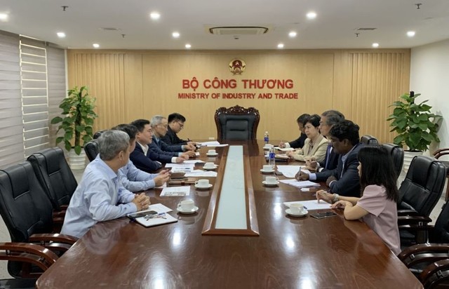 Thứ trưởng Nguyễn Sinh Nhật Tân tiếp Phó chủ tịch Công ty Intel kiêm Tổng giám đốc Nhà máy Intel Product Việt Nam (IPV) Thứ trưởng Nguyễn Sinh Nhật Tân tiếp Phó chủ tịch Công ty Intel kiêm Tổng giám đốc Nhà máy Intel Product Việt Nam (IPV)