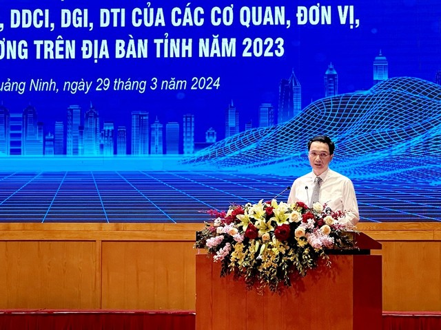 Ông Nguyễn Mạnh Cường, Giám đốc Sở kế hoạch và đầu tư tỉnh Quảng Ninh tham gia tham luận tại hội nghị. Ông Nguyễn Mạnh Cường, Giám đốc Sở kế hoạch và đầu tư tỉnh Quảng Ninh tham gia tham luận tại hội nghị.