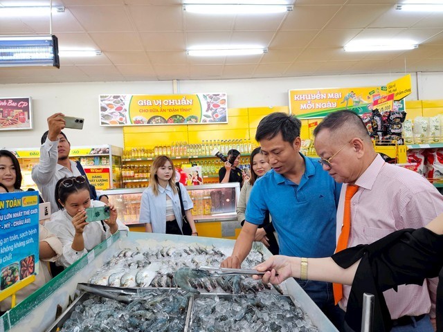 Quyết định khai thác mạnh thị trường nội địa của Minh Phú được chú ý bởi đây là Công ty vốn chú trọng xuất khẩu Quyết định khai thác mạnh thị trường nội địa của Minh Phú được chú ý bởi đây là Công ty vốn chú trọng xuất khẩu