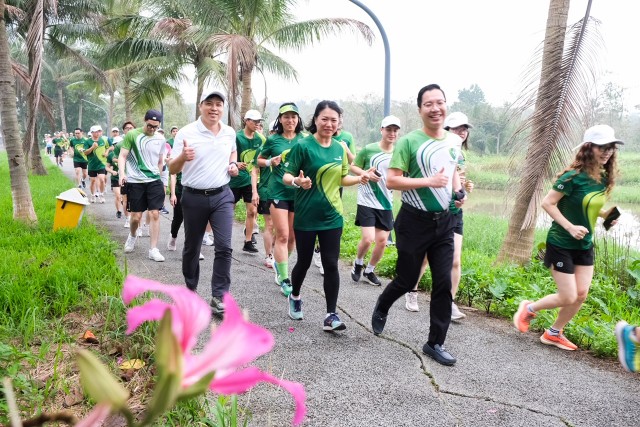 Vận động viên xuất phát và tham gia giải chạy trực tuyến “Vietcombank Run & Share: Vạn trái tim - Một niềm tin” Vận động viên xuất phát và tham gia giải chạy trực tuyến “Vietcombank Run & Share: Vạn trái tim - Một niềm tin”