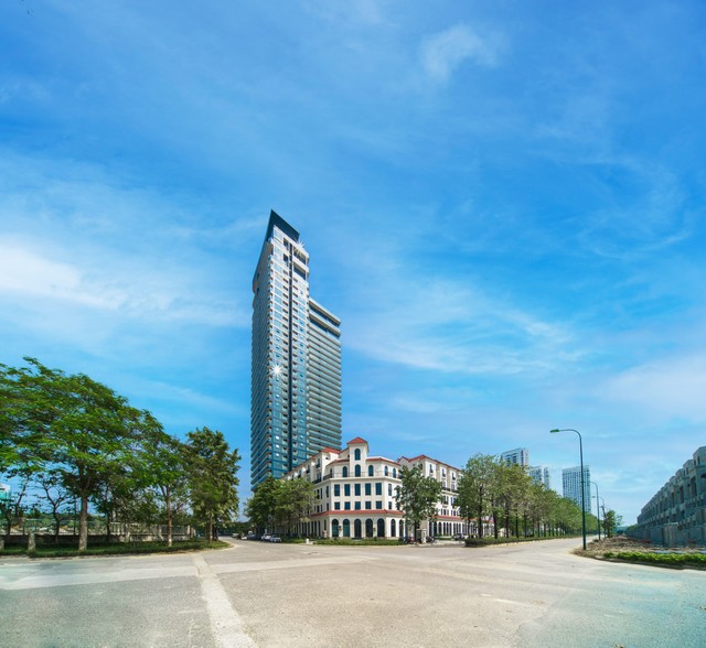 Sunshine Golden River là một trong số dự án hiếm hoi có quỹ căn đẹp nhất khu vực Tây Hồ Tây - Nam Thăng Long, dành cho cả khách hàng có nhu cầu ở thực và các nhà đầu tư. Sunshine Golden River là một trong số dự án hiếm hoi có quỹ căn đẹp nhất khu vực Tây Hồ Tây - Nam Thăng Long, dành cho cả khách hàng có nhu cầu ở thực và các nhà đầu tư.