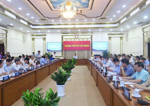 Nhiều chuyên gia đánh giá, nếu thành phố giữ được đà tăng trưởng của quý I trong các quý còn lại thì mới có khả năng đạt chỉ tiêu tăng trưởng của năm 2024. Ảnh: Minh Hiệp