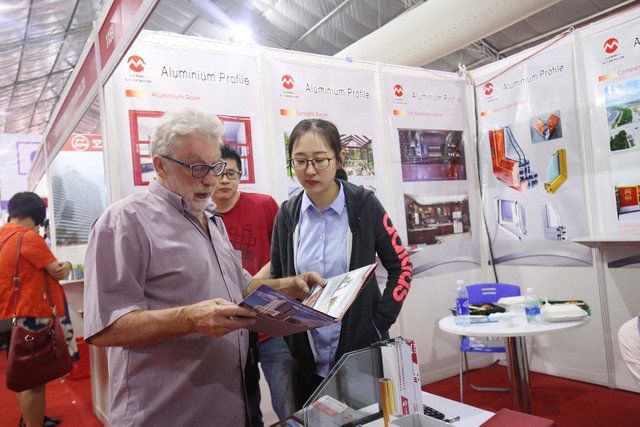 Nhà đầu tư quốc tế đang tìm kiếm cơ hội đầu tư vào các khu công nghiệp trên cả nước. Ảnh: Dũng Minh Nhà đầu tư quốc tế đang tìm kiếm cơ hội đầu tư vào các khu công nghiệp trên cả nước. Ảnh: Dũng Minh