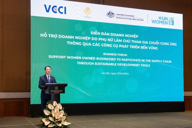 Ông Nguyễn Quang Vinh, Phó Chủ tịch Liên đoàn Thương mại và Công nghiệp Việt Nam (VCCI) chia sẻ tại diễn đàn.