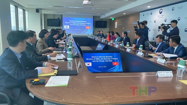 Quang cảnh buổi làm việc với Bộ Doanh nghiệp nhỏ, vừa và khởi nghiệp Hàn Quốc. Ảnh: Tuấn Mạnh