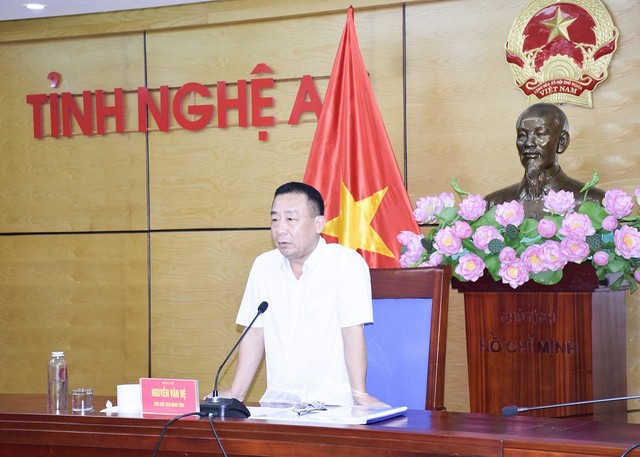 Phó chủ tịch UBND tỉnh Nguyễn Văn Đệ phát biểu chỉ đạo tại cuộc họp