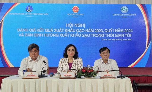 Hội nghị đánh giá kết quả xuất khẩu gạo năm 2023, quý I/2024 tại TP.Cần Thơ. Hội nghị đánh giá kết quả xuất khẩu gạo năm 2023, quý I/2024 tại TP.Cần Thơ.