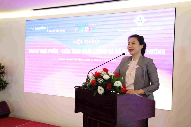 Bà Hồ Thị Quyên, Phó giám đốc ITPC chia sẻ tại hội thảo.