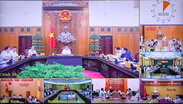 Thủ tướng yêu cầu các bộ, cơ quan, chủ đầu tư, nhà thầu, người lao động phải quyết tâm cao hơn, nỗ lực lớn hơn, vượt qua mọi khó khăn, thách thức để hoàn thành các công việc theo chức năng, nhiệm vụ, quyền hạn được giao. Ảnh: VGP Thủ tướng yêu cầu các bộ, cơ quan, chủ đầu tư, nhà thầu, người lao động phải quyết tâm cao hơn, nỗ lực lớn hơn, vượt qua mọi khó khăn, thách thức để hoàn thành các công việc theo chức năng, nhiệm vụ, quyền hạn được giao. Ảnh: VGP