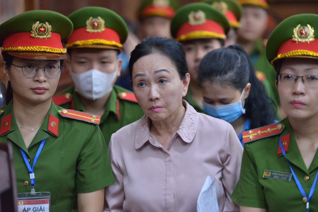 Bị cáo Trương Mỹ Lan tại phiên tòa xét xử đại án Vạn Thịnh Phát giai đoạn 1. Bị cáo Trương Mỹ Lan tại phiên tòa xét xử đại án Vạn Thịnh Phát giai đoạn 1.