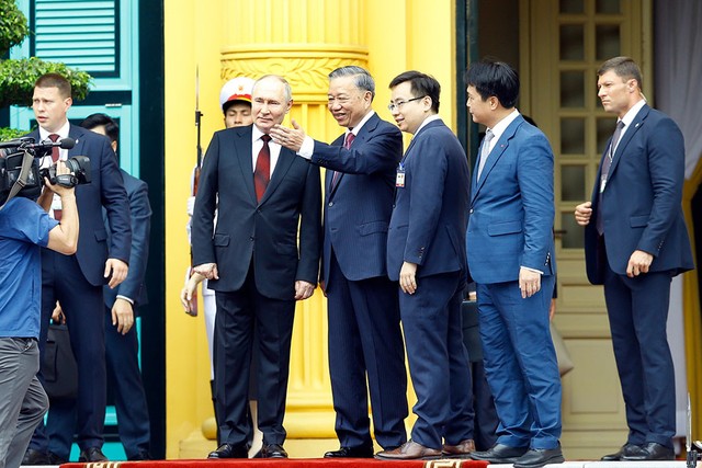 Đây là lần thứ 5 Tổng thống Nga Vladimir Putin thăm Việt Nam. Đây là lần thứ 5 Tổng thống Nga Vladimir Putin thăm Việt Nam.