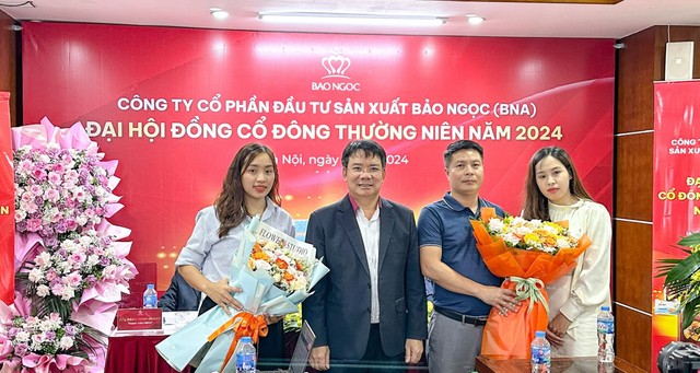 Ra mắt hai thành viên Ban Kiểm soát nhiệm kỳ 2022-2027 tại Đại hội