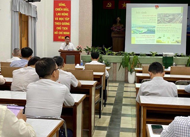 Hội nghị sơ kết nhiệm vụ phát triển nông nghiệp, nông thôn 6 tháng đầu năm và triển khai nhiệm vụ 6 tháng cuối năm 2024. Hội nghị sơ kết nhiệm vụ phát triển nông nghiệp, nông thôn 6 tháng đầu năm và triển khai nhiệm vụ 6 tháng cuối năm 2024.