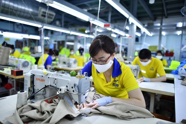 Cần những chính sách đủ mạnh để ngành công nghiệp hỗ trợ phát triển. Cần những chính sách đủ mạnh để ngành công nghiệp hỗ trợ phát triển.