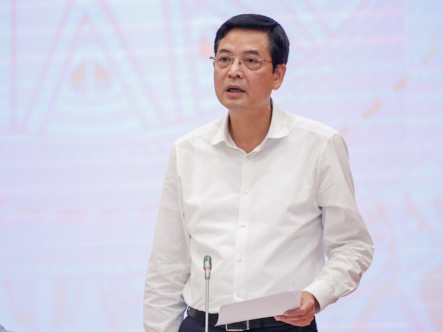 Thứ trưởng Bộ Xây dựng Bùi Xuân Dũng chia sẻ tại họp báo Thứ trưởng Bộ Xây dựng Bùi Xuân Dũng chia sẻ tại họp báo