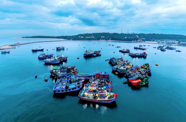 Huyện đảo Bạch Long Vĩ với vị trí tiền tiêu, có giá trị chiến lược về an ninh quốc phòng khẳng định chủ quyền, lợi ích quốc gia trên biển và phát triển kinh tế biển. Ảnh: Đức Nghĩa Huyện đảo Bạch Long Vĩ với vị trí tiền tiêu, có giá trị chiến lược về an ninh quốc phòng khẳng định chủ quyền, lợi ích quốc gia trên biển và phát triển kinh tế biển. Ảnh: Đức Nghĩa