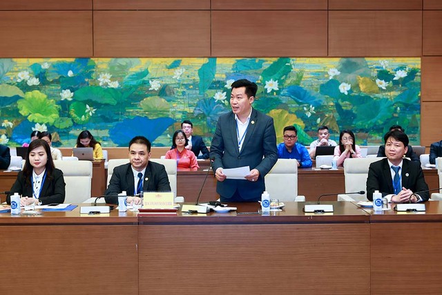 Anh Hoàng Công Đoàn, Phó Chủ tịch Hội Doanh nhân trẻ Việt Nam, đóng góp ý kiến về các hoạt động và hướng phát triển của Hội