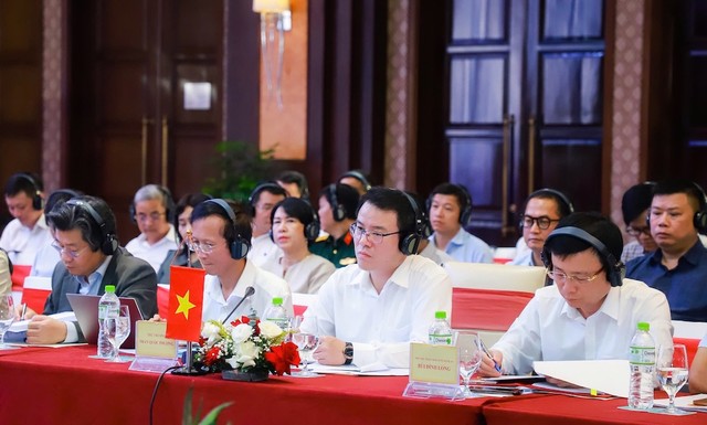 Thứ trưởng Trần Quốc Phương khẳng định, dưới sự lãnh đạo, chỉ đạo quyết liệt của trung ương hai Đảng và hai Chính phủ, trong 6 tháng đầu năm 2024 các Bộ, ngành, địa phương của hai Bên đã chủ động, tích cực, phối hợp chặt chẽ, đạt hiệu quả thiết thực. Ảnh: Thành Duy Thứ trưởng Trần Quốc Phương khẳng định, dưới sự lãnh đạo, chỉ đạo quyết liệt của trung ương hai Đảng và hai Chính phủ, trong 6 tháng đầu năm 2024 các Bộ, ngành, địa phương của hai Bên đã chủ động, tích cực, phối hợp chặt chẽ, đạt hiệu quả thiết thực. Ảnh: Thành Duy