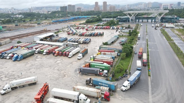 Hạ tầng Cửa khẩu Bắc Luân II được đầu tư nâng cấp đáp ứng nhu cầu xuất nhập khẩu hàng hóa và du lịch. Ảnh: Quảng Ninh Portal Hạ tầng Cửa khẩu Bắc Luân II được đầu tư nâng cấp đáp ứng nhu cầu xuất nhập khẩu hàng hóa và du lịch. Ảnh: Quảng Ninh Portal