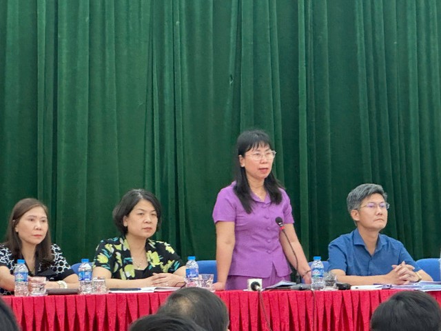 Bà Đỗ Thị Thúy Hà - Phó Chủ tịch UBND quận Nam Từ Liêm cho hay đã tiếp nhận 520 đơn đăng ký nguyện vọng của phụ huynh cho con học Trường Tiểu học Tây Mỗ 3 và khẳng định: "Nguyện vọng của phụ huynh là chính đáng và phù hợp" Bà Đỗ Thị Thúy Hà - Phó Chủ tịch UBND quận Nam Từ Liêm cho hay đã tiếp nhận 520 đơn đăng ký nguyện vọng của phụ huynh cho con học Trường Tiểu học Tây Mỗ 3 và khẳng định: "Nguyện vọng của phụ huynh là chính đáng và phù hợp"