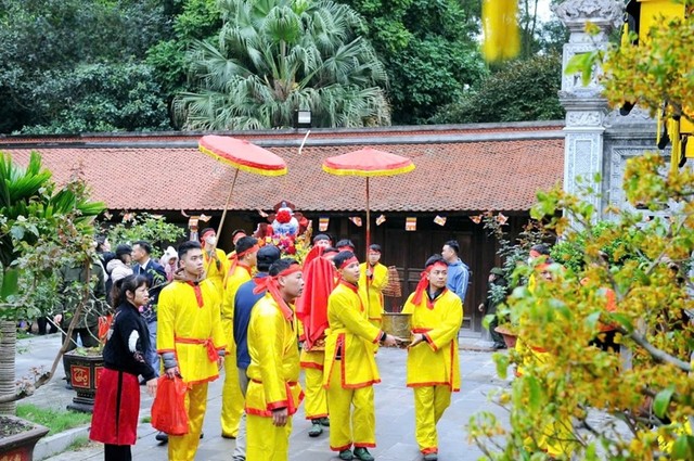 Lễ rước nước tại Lễ hội mùa Xuân Côn Sơn – Kiếp Bạc 2024 (được phục dựng từ năm 2008 và duy trì đến nay) được coi là biểu tượng sức mạnh và gắn kết cộng đồng. Ảnh: CTV Lễ rước nước tại Lễ hội mùa Xuân Côn Sơn – Kiếp Bạc 2024 (được phục dựng từ năm 2008 và duy trì đến nay) được coi là biểu tượng sức mạnh và gắn kết cộng đồng. Ảnh: CTV