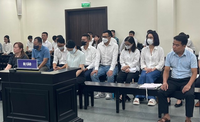 Các bị cáo tại tòa. Các bị cáo tại tòa.