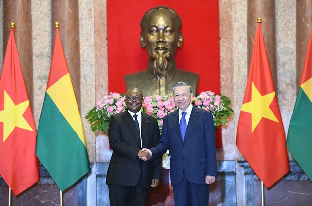 Hai nhà lãnh đạo chụp ảnh chung. Ảnh: Đức Thanh Hai nhà lãnh đạo chụp ảnh chung. Ảnh: Đức Thanh