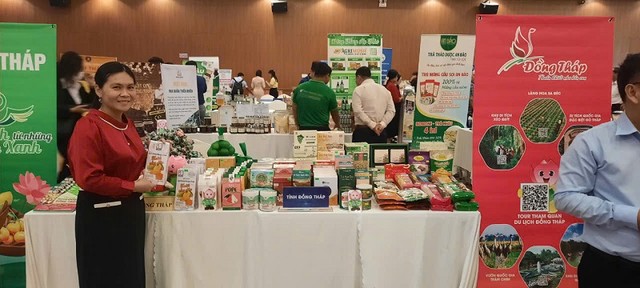 Gian hàng trưng bày sản phẩm tỉnh Đồng Tháp tại Hội nghị Xúc tiến thương mại và phát triển xuất nhập khẩu vùng Đồng bằng sông Cửu Long do Bộ Công Thương tổ chức tại Cần Thơ ngày 6/9/2024 Gian hàng trưng bày sản phẩm tỉnh Đồng Tháp tại Hội nghị Xúc tiến thương mại và phát triển xuất nhập khẩu vùng Đồng bằng sông Cửu Long do Bộ Công Thương tổ chức tại Cần Thơ ngày 6/9/2024