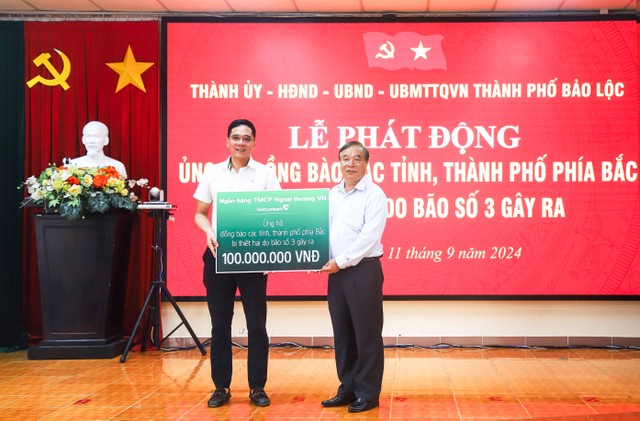 Vietcombank Bảo Lộc ủng hộ đồng bào các tỉnh thành phía Bắc Vietcombank Bảo Lộc ủng hộ đồng bào các tỉnh thành phía Bắc