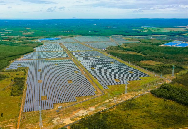 Nhà máy Điện mặt trời Lộc Ninh 3 tại tỉnh Bình Phước. Ảnh: Super Energy Nhà máy Điện mặt trời Lộc Ninh 3 tại tỉnh Bình Phước. Ảnh: Super Energy