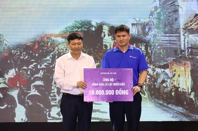 Nhiều đơn vị, tổ chức ủng hộ đồng bào bị ảnh hưởng do bão lũ thông qua chương trình. Ảnh: Nguyễn Linh