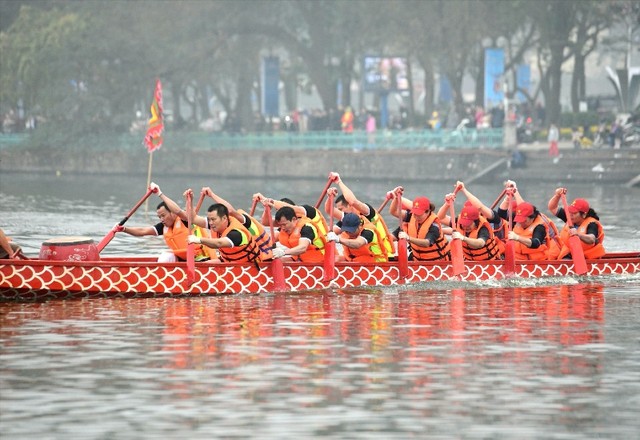 Giải Bơi chải thuyền rồng Hà Nội mở rộng năm 2024 dự kiến sẽ thu hút gần 800 huấn luyện viên và vận động viên từ 40 quốc gia, lãnh thổ, tổ chức và đơn vị tham gia. Giải Bơi chải thuyền rồng Hà Nội mở rộng năm 2024 dự kiến sẽ thu hút gần 800 huấn luyện viên và vận động viên từ 40 quốc gia, lãnh thổ, tổ chức và đơn vị tham gia.