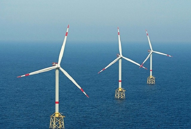 Ước tính rằng sẽ có khoảng 55.000 việc làm, trực tiếp, gián tiếp và phát sinh, được tạo ra trong quá trình phát triển công suất điện gió ngoài khơi 6.000 MW như được trình bày trong Quy hoạch Điện VIII. Ước tính rằng sẽ có khoảng 55.000 việc làm, trực tiếp, gián tiếp và phát sinh, được tạo ra trong quá trình phát triển công suất điện gió ngoài khơi 6.000 MW như được trình bày trong Quy hoạch Điện VIII.